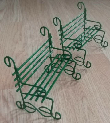 Miniatura Casa de Muñecas Muebles Hadas Jardín Alambre Verde Metal Parque Banco Lote de 2  Foto 1 de 4