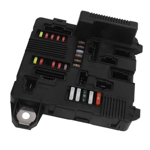 Engine Box 8200306033 Circuit Fusebox Unit Replacement For Megane 2002-2006 - Picture 1 of 12