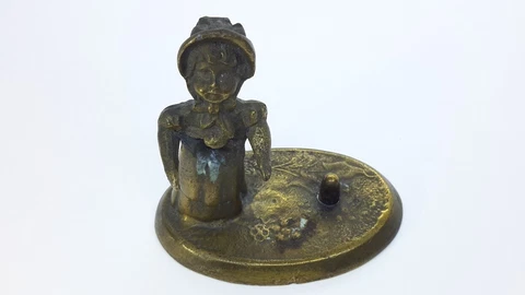 Vintage figurative Kate Greenaway Cast Brass Sewing Thimble Holder Cover