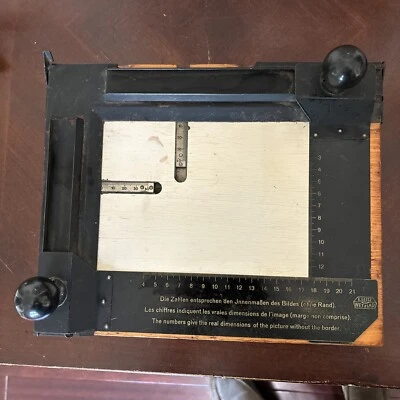 E. Leitz Wetzlar Alemania 9" x 11" Ampliador Enmascaramiento Marco Impresión Caballete Focomat Foto 1 de 4