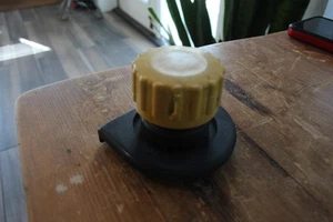 Conjunto de perilla de sujeción Penn downrigger sin agujeros para tornillos en la parte inferior - Imagen 1 de 2