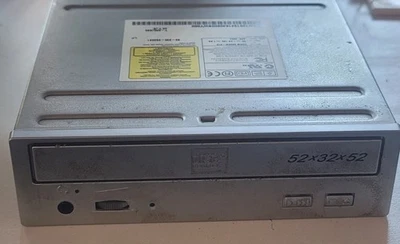 BenQ CDRW 5232W-013 52x32x52 IDE 5.25" Internal CD-RW Drive 2004 - Image 1 of 3
