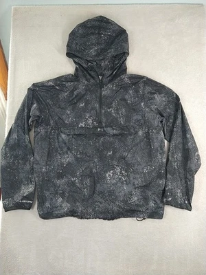 Cortavientos Under Armour Storm para mujer grande gris camuflaje urbano  Foto 1 de 4