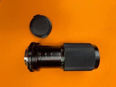 Vivitar Macro Focusing Zoom 70-210mm F4.5-5.6 with Minolta MD Mount - Image 1 of 3