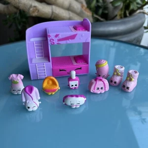 Shopkins Slumber Party Set Letto a Castello Cuscini 9 Pezzi Pantofole Abito da Notte Altro! �� - Foto 1 di 6