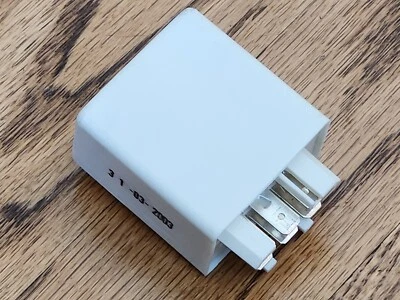 VOLVO 240 740 760 780 940 LH (2.2 2.4 & 3.1) and REGINA FUEL PUMP RELAY - Image 1 of 4