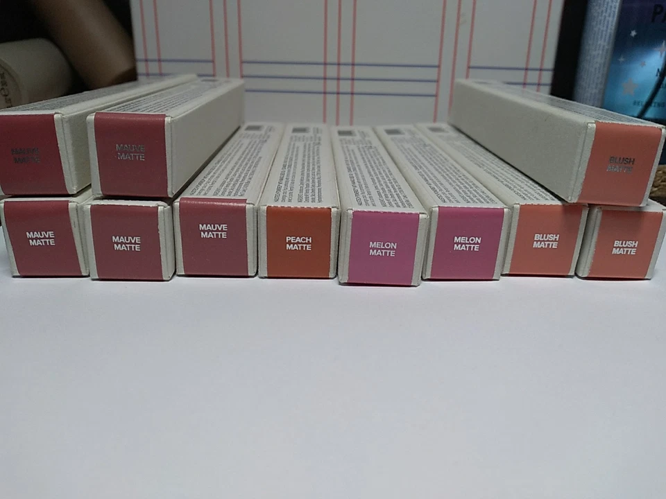 Lápiz labial HAUS LABS BY LADY GAGA Le Monster, 0,05 OZ - SELECCIONAR TONO - NUEVO EN CAJA Foto 1 de 4