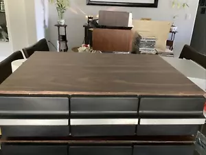 Vintage legno finto 3 cassetti 36 cassette portascatola portaoggetti nastro buone condizioni - Foto 1 di 5