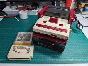 Nintendo Famicom & Disk System with Super Mario Bros and more! AV mod & new belt - Picture 1 of 16
