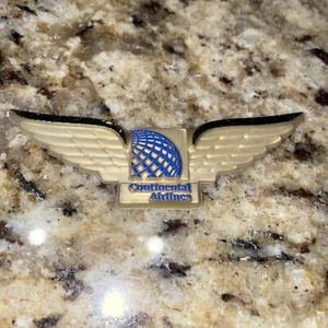 Vintage 1980's Continental Airlines Plastic Pilot Wings to Stick On - Bild 1 von 3