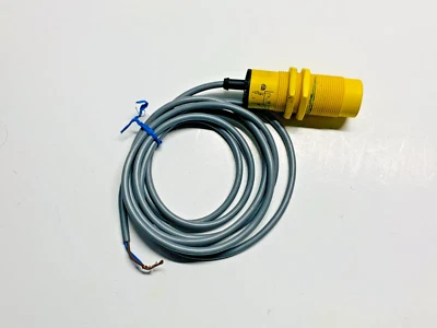 CARLO GAVAZZI EC3015TBCP 45-65HZ 10-500mA Proximity Switch - Image 1 of 4