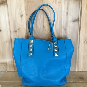 BCBG MAXAZRIA türkisfarbene Kieselleder Handtasche LOGO silberne Nieten groß - Bild 1 von 11