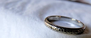 18K White Gold Antique Wedding Band Ring Forget Me Not Vintage Pattern Sz 5.5 - Picture 1 of 3