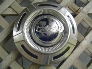 1 VINTAGE FORD 16 IN PICKUP TRUCK 4+4 DOG DISH CENTER CAP HUBCAP WHEEL COVER 3/4 - Picture 1 of 8