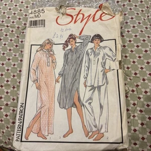 Vintage sewing pattern - Style - 4885 - Nightshirt / Pyjamas - size Medium - Picture 1 of 3