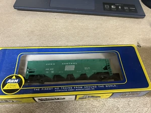 AHM 5272E HO Scale Penn Central Hopper Car - Picture 1 of 2