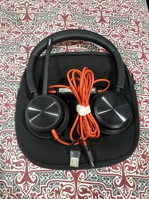 Poly Blackwire 8225 On Ear Headsets - Black (214408-01) BW8225 USB-C - Image 1 of 4