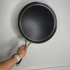 HexClad 12 inch Hybrid Nonstick Griddle Pan Dishwasher and Oven Safe NEW - Picture 1 of 5