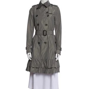 Burberry London zweireihiger grüner Trenchcoat mit Gürtel und Rüschen Gr. US 6 - Bild 1 von 18