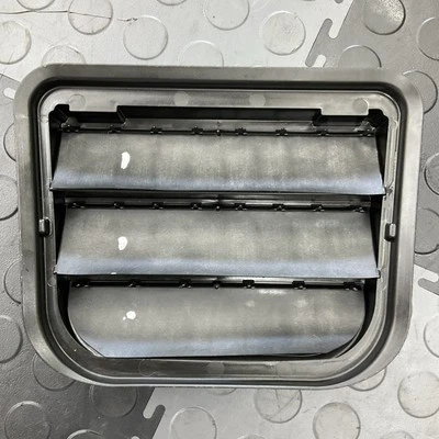 Rejilla de presión de aire trasera izquierda o derecha Volvo S90 2017-2025 OEM 31369380 Foto 1 de 4