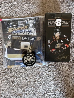 Teemu Selanne Celebración Bobblehead Anaheim Mighty Ducks Y Programa Foto 1 de 2