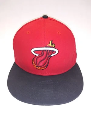 Gorra Miami Heat Snapback New Era 9fifty Hardwood Classics roja negra para hombre NBA  Foto 1 de 4