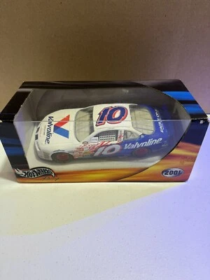 Johnny Benson #10 Valvoline 1/24 2001 Hot Wheels Nascar Diecast - Image 1 of 4