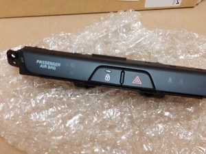 Kia Stonic Emergency Light Switch 1.0 2017-on 93790H8900WK Genuine New - Picture 1 of 8