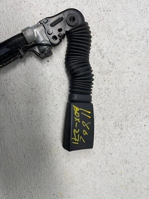 BMW 530I 2004-2007 asiento delantero LH cinturón de seguridad del conductor hebilla OEM Foto 1 de 4