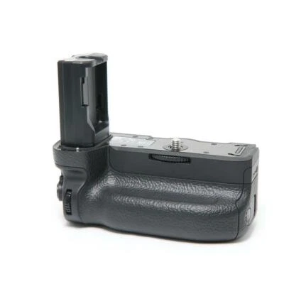 New SONY VG-C3EM Vertical Battery Grip for Alpha 7III , A7RIII, A9,  - Image 1 of 4