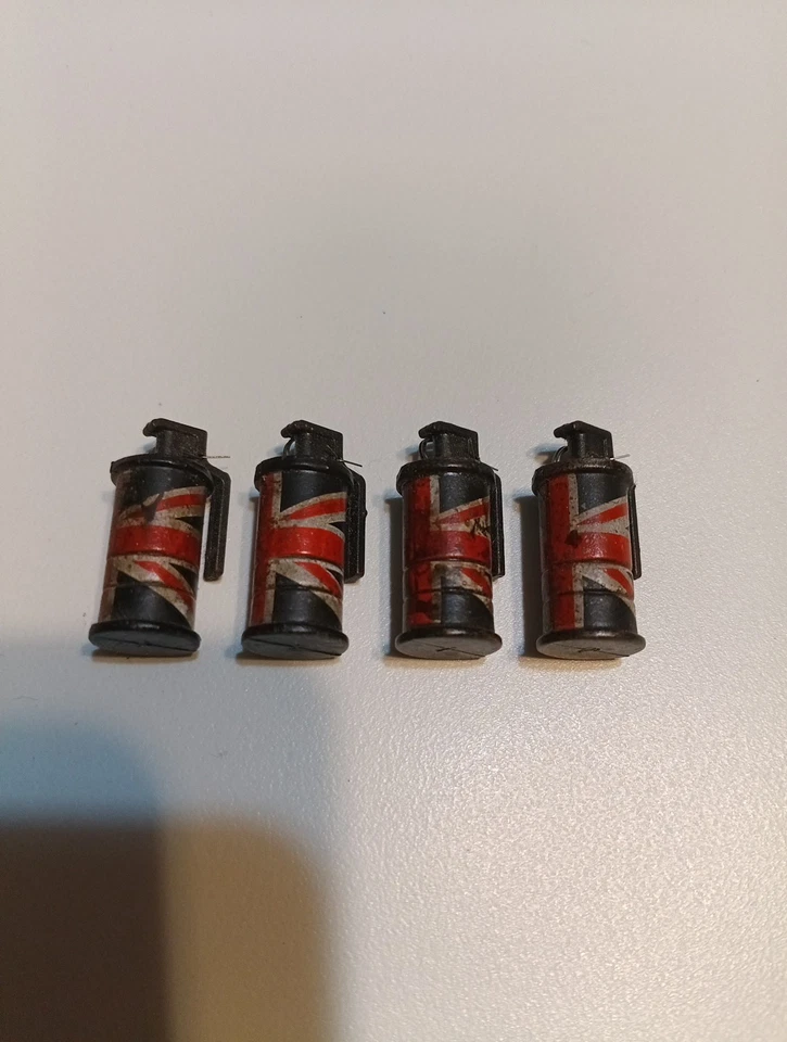 ThreeA  3A Ashley Wood 1/6 Smoke Grenades X4 UK Rare  - Image 1 of 1