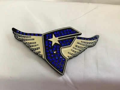 Hebilla de cinturón con letra 'F' en pedrería azul y esmalte  Foto 1 de 4