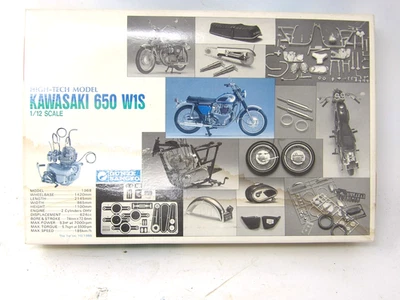 Kawasaki 650 W1S Gunze Sangyo 1/12 Scale Motorcycle Model Kit Classic Bike - Image 1 of 4