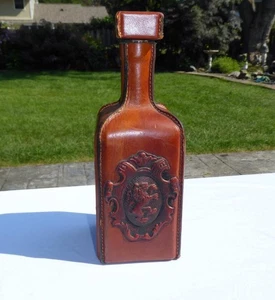 ITALIAN LEATHER WRAPPED DECANTER w LION PASSANT VINTAGE LIQUOR BOTTLE - Picture 1 of 11