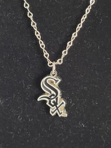 Chicago White SOX Pendant Necklace 21" Peter David ML BP 2005 Collectible - Picture 1 of 7