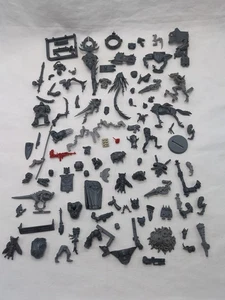 Menge (50+) Warhammer 40k und Fantasy Teile und Stücke - Bild 1 von 7