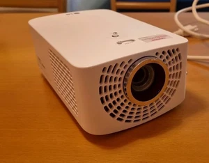 LG PF1500G mini Beamer LED smart - Bild 1 von 3