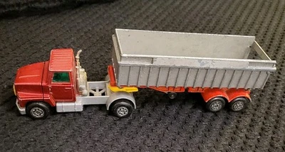 Matchbox Super Kings K18 Ford LTS cab and trailer - Image 1 of 4