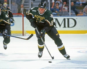 Dallas Stars MIKE MODANO Glossy 8x10 Photo NHL Hockey Print Poster HOF 2014 - Picture 1 of 1