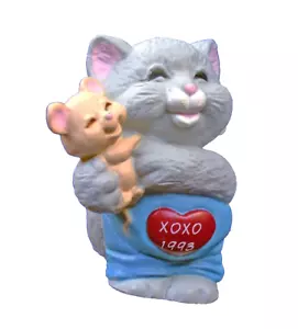 Hallmark MERRY MINIATURES Valentines Vintage CAT Hugging MOUSE 1993 Figur - Bild 1 von 4