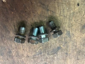 KAWASAKI Z650/KZ650/Z650 SR/Z900/Z1000 GENUINO GUARDABARROS PERNOS DE MONTAJE ESTAMPADOS - Imagen 1 de 2