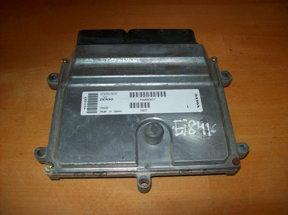 Centralina Volvo V50 S40 II 2.4 (B5244S5) 103kw/140cv 0797009131 P30650677 - Immagine 1 di 1