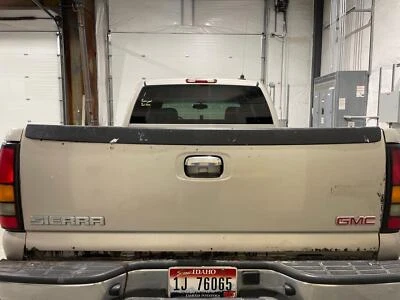 *DMG 1999-2005 GMC Sierra 1500 Silver Birch-59U Tailgate *(Missing Handle Trim) - Imagem 1 de 4