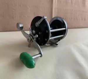 Penn 155 Fishing Reel Made in USA Vintage - Picture 1 of 6