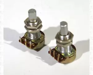 CTS 10000 Ohm Mini Pot Potentiometer 133-0100-04 Lot Of 2 - Picture 1 of 2