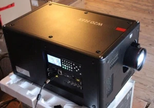 *Barco HDX W20 Flex+Objektiv*3-DLP Beamer Projektor projector 20000Lumen WUXGA - Picture 1 of 24