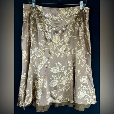 Falda Banana Republic Seda Taupe Floral Línea A | Talla 10 | Vintage Vacaciones 2005 Foto 1 de 4