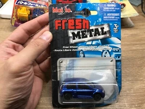 Maisto - Fresh Metal - RENAULT Sport - blue - Mini Car - RT02 - Picture 1 of 15