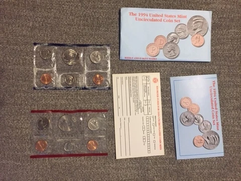 1994 US Mint 12-Coin Set DENVER & PHILADELPHIA - UNCIRCULATED P & D Marks Cover