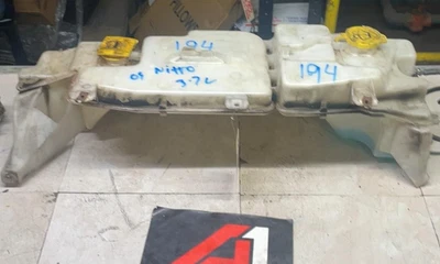 Botella lavadora Dodge Nitro 07 08 09 10 11 Foto 1 de 4